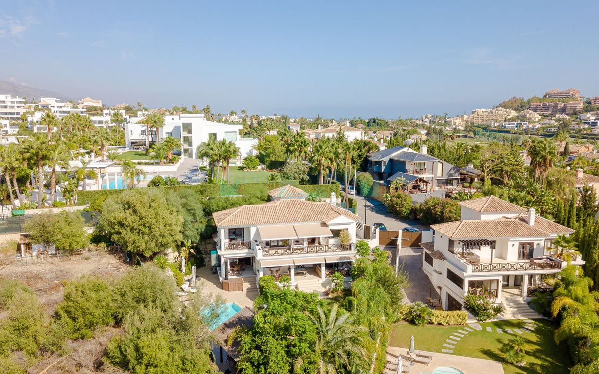 Villa en venta en Nueva Andalucia