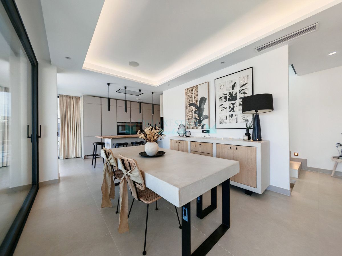 Villa for sale in Estepona