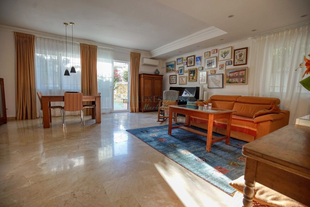 Town House for sale in Estepona