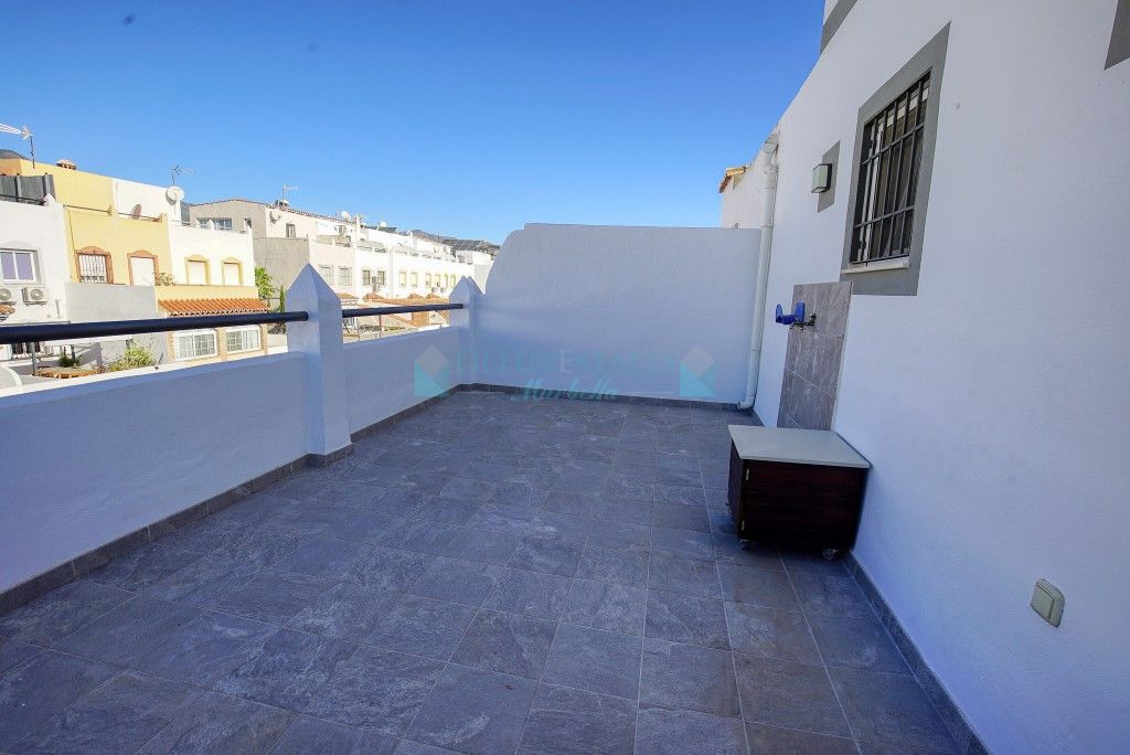 Town House for sale in Estepona
