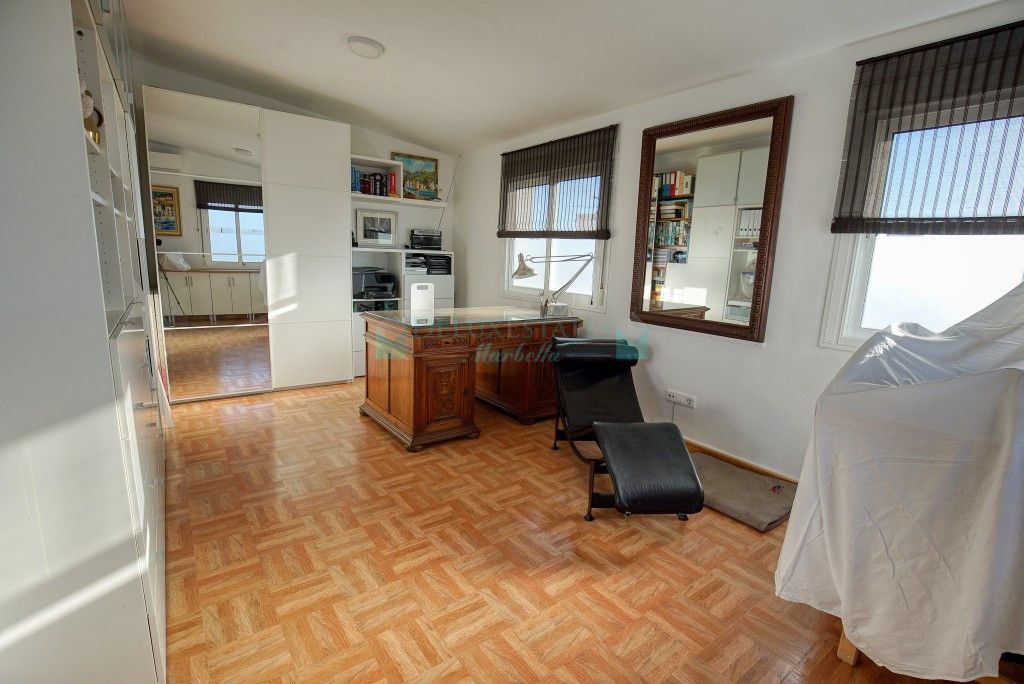 Town House for sale in Estepona