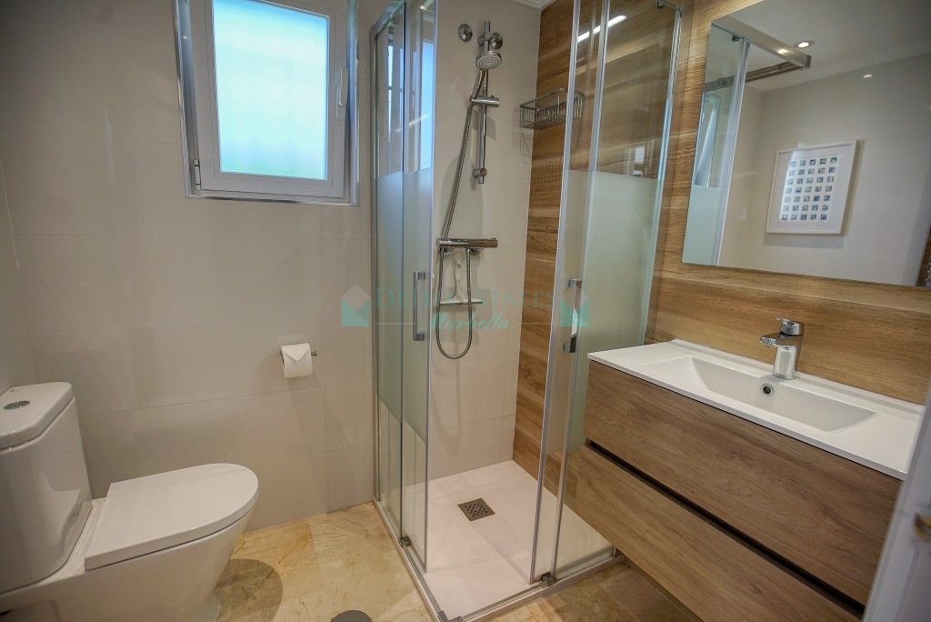 Town House for sale in Estepona