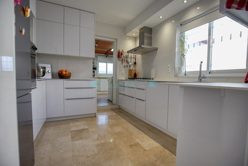 Town House for sale in Estepona