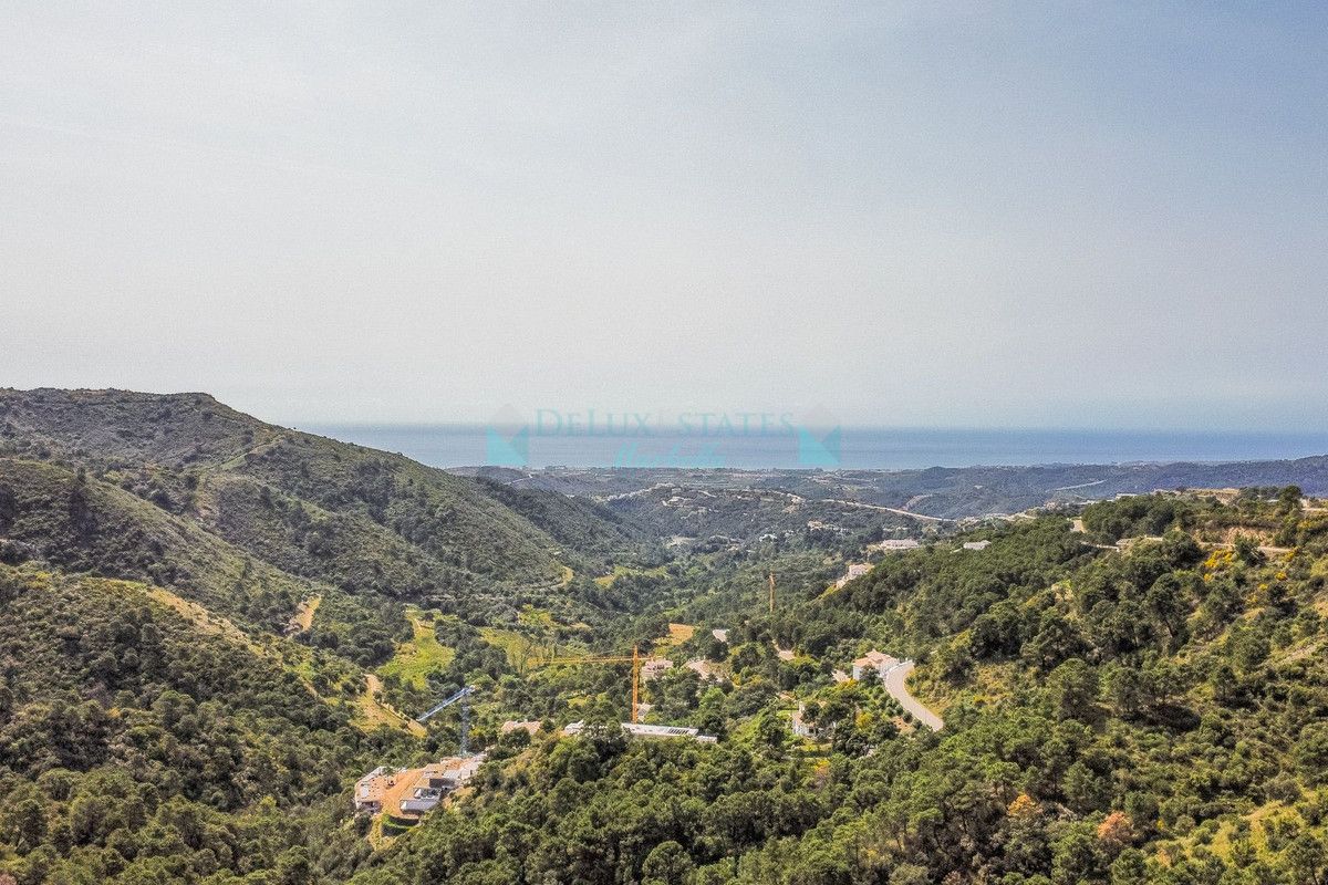 Plot for sale in Benahavis