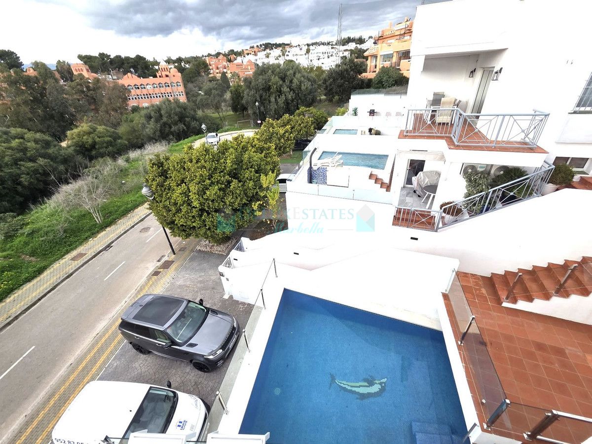 Villa Pareada en venta en Artola, Marbella Este
