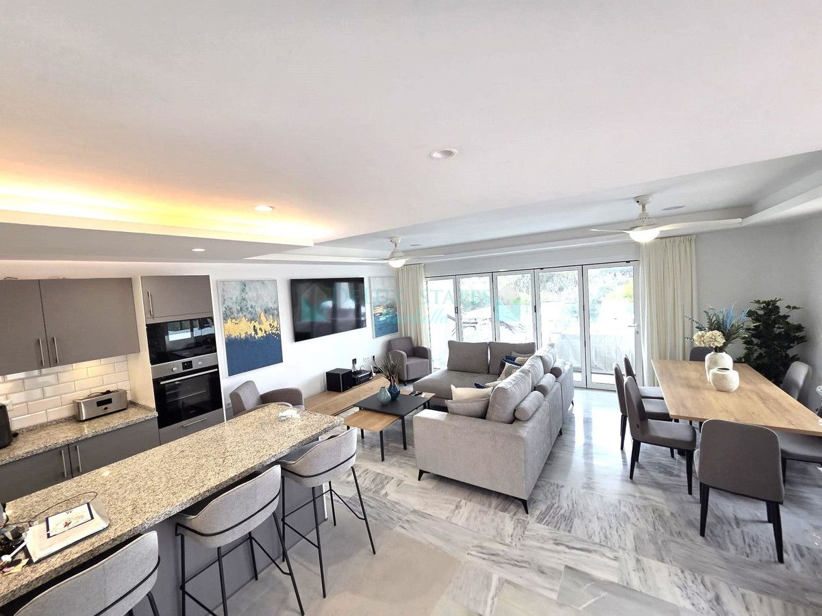Villa Pareada en venta en Artola, Marbella Este