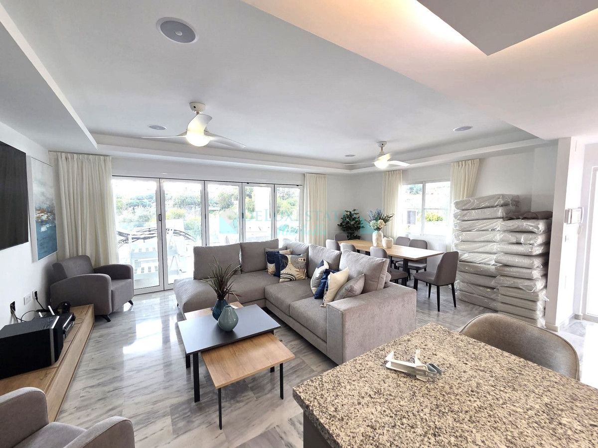 Villa Pareada en venta en Artola, Marbella Este