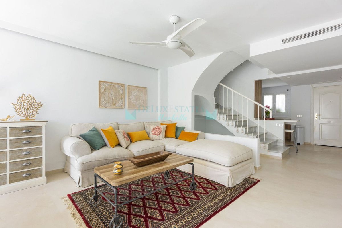 Town House for sale in Nueva Andalucia