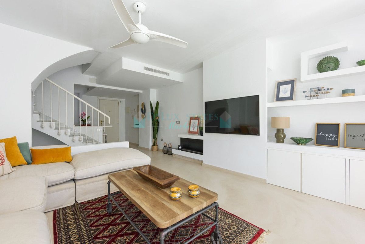 Town House for sale in Nueva Andalucia