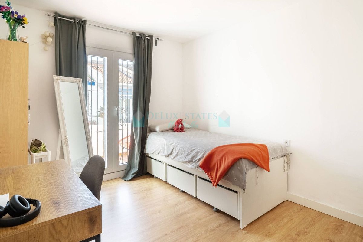 Town House for sale in Atalaya, Estepona