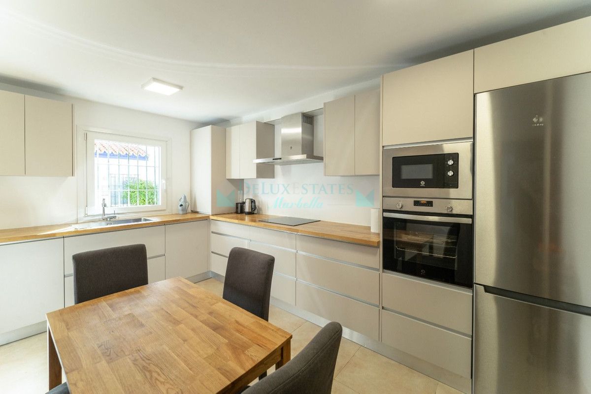 Town House for sale in Atalaya, Estepona