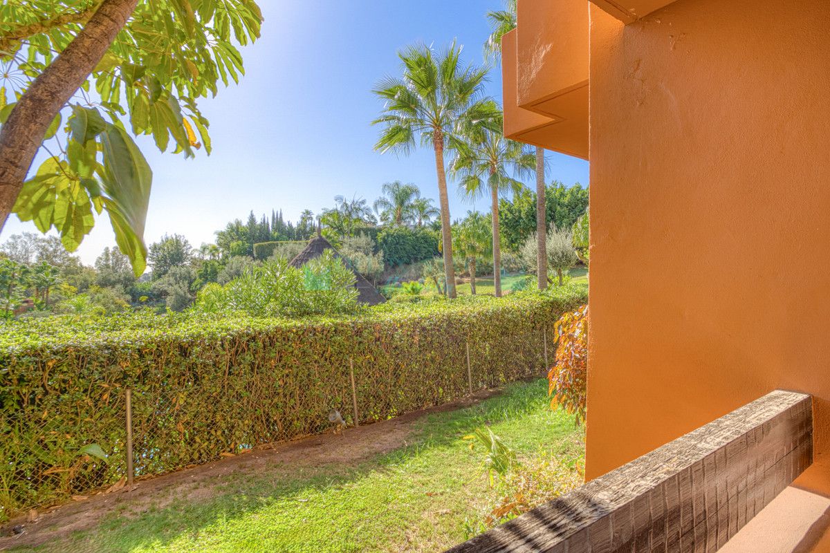 Ground Floor Apartment for sale in Nueva Andalucia
