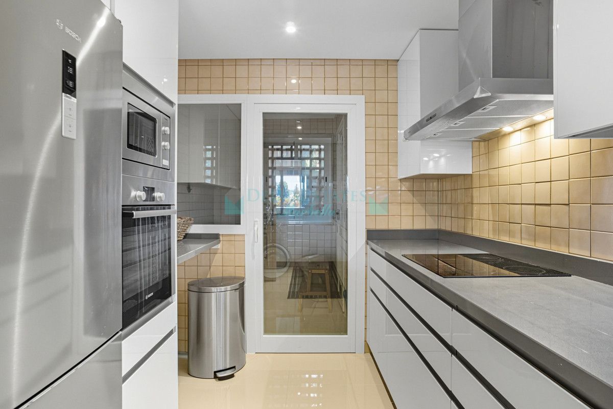 Ground Floor Apartment for sale in Nueva Andalucia