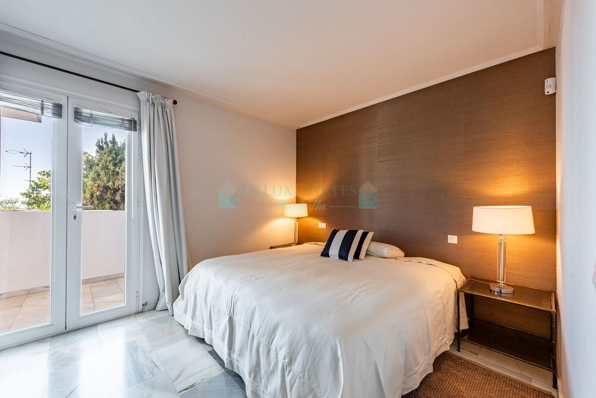 Apartamento en venta en Bel Air, Estepona