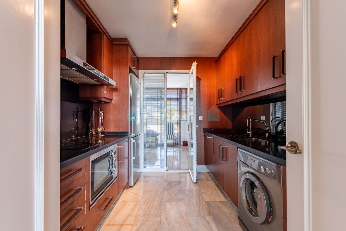 Apartamento en venta en Bel Air, Estepona