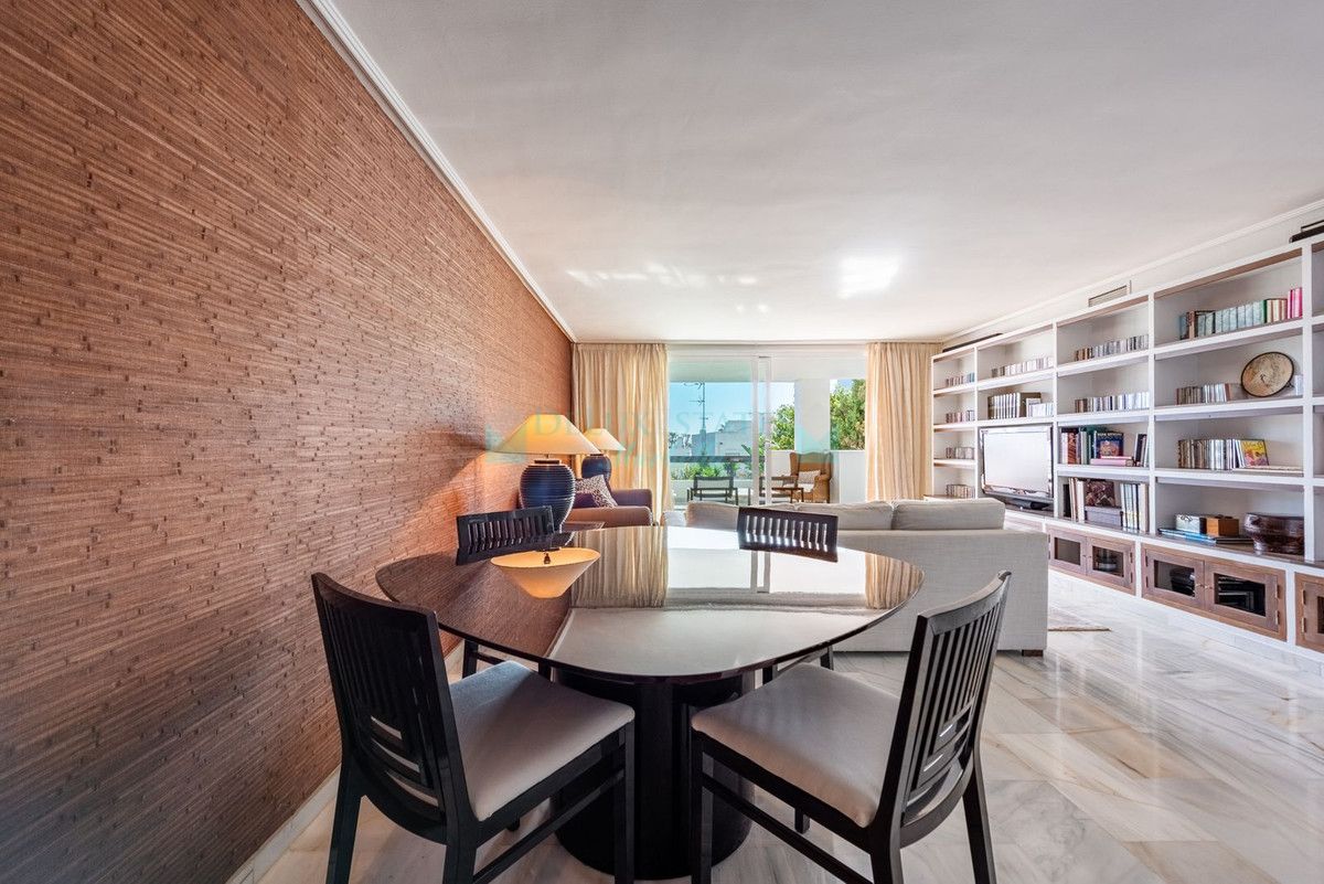 Apartamento en venta en Bel Air, Estepona