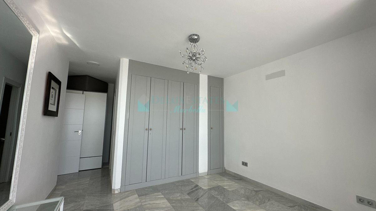 Town House for rent in Estepona