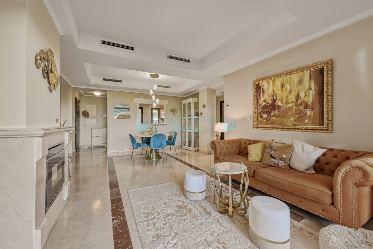 Apartment for sale in La Mairena, Marbella East