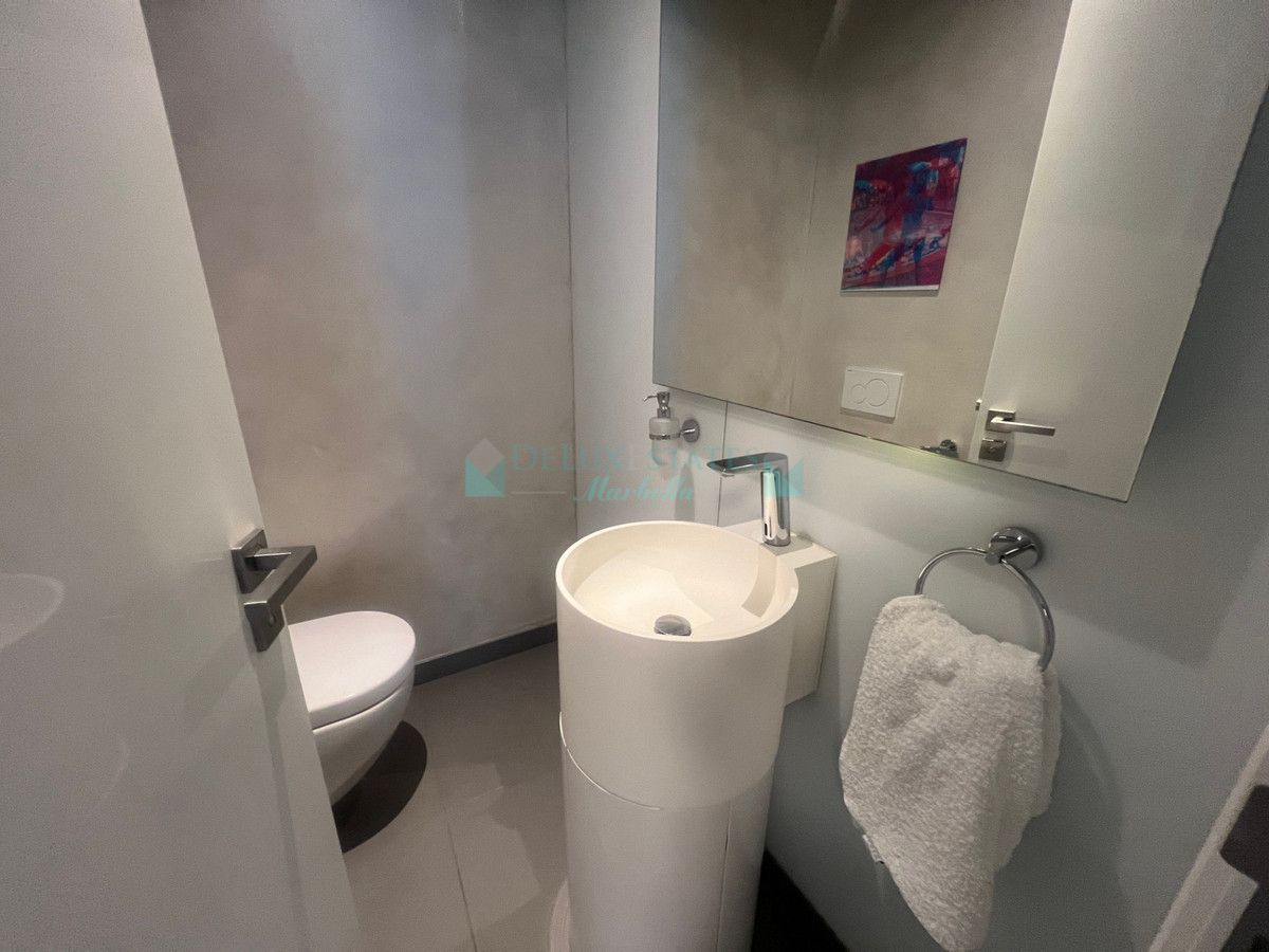 Office for sale in Marbella - Puerto Banus