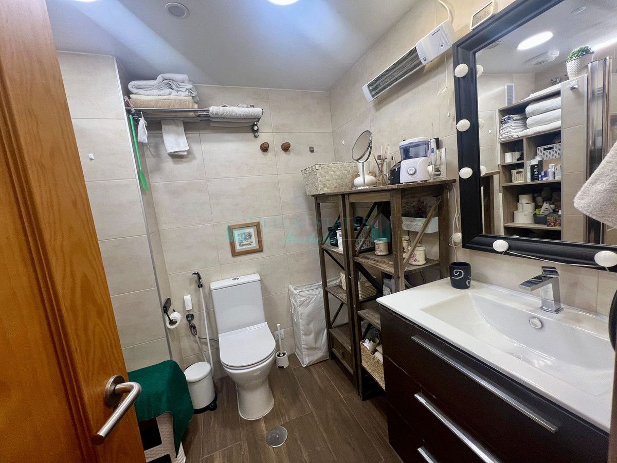 Apartment for sale in Estepona