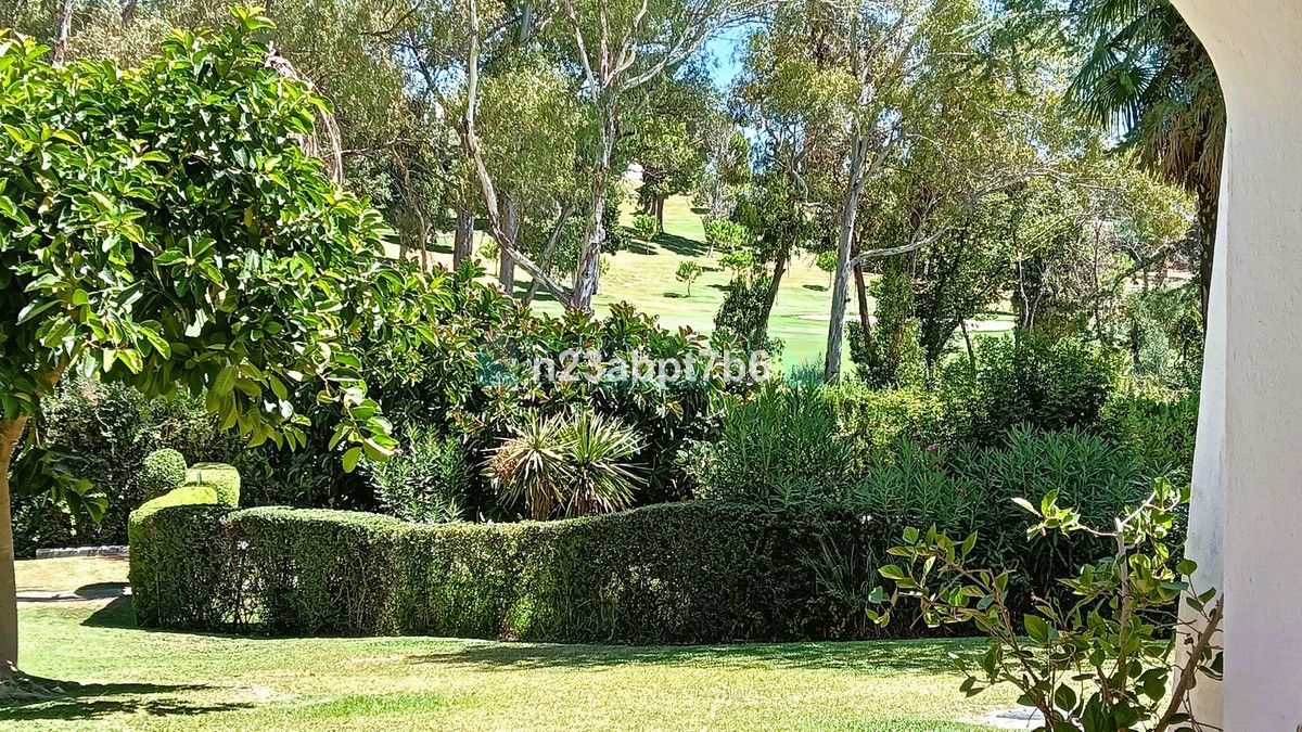 Ground Floor Apartment for sale in Nueva Andalucia