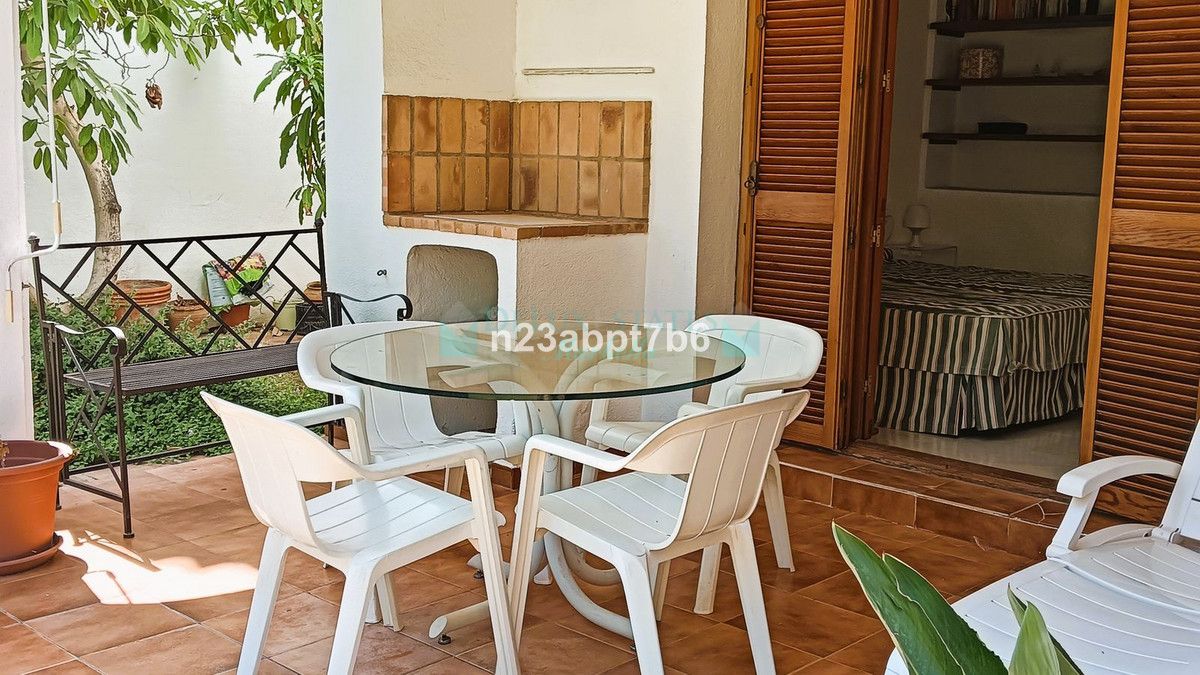 Ground Floor Apartment for sale in Nueva Andalucia