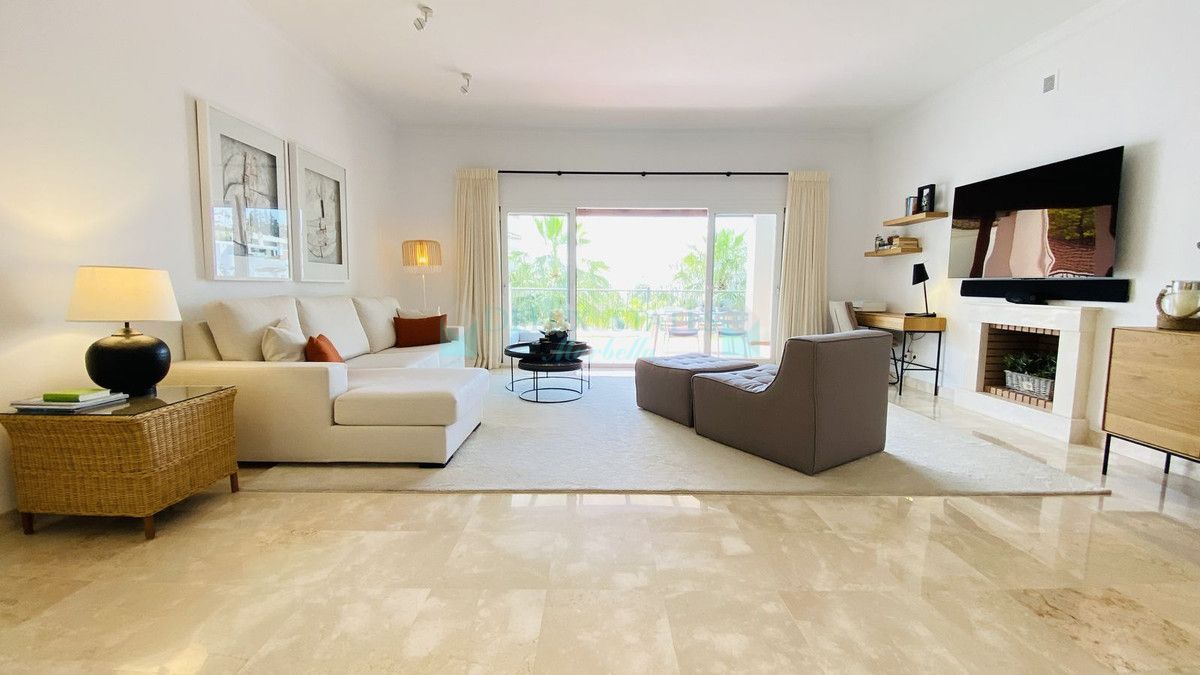 Ground Floor Apartment for sale in El Paraiso, Estepona