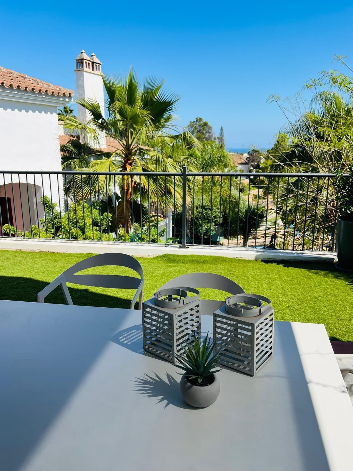 Ground Floor Apartment for sale in El Paraiso, Estepona