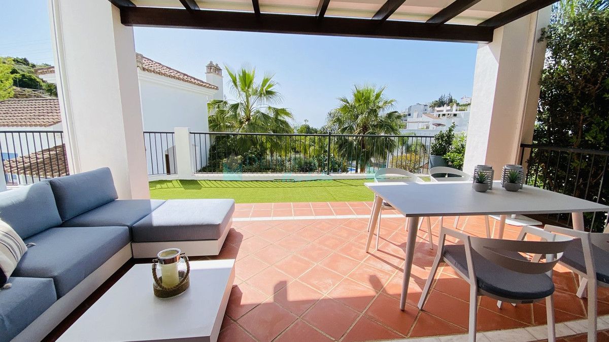 Ground Floor Apartment for sale in El Paraiso, Estepona