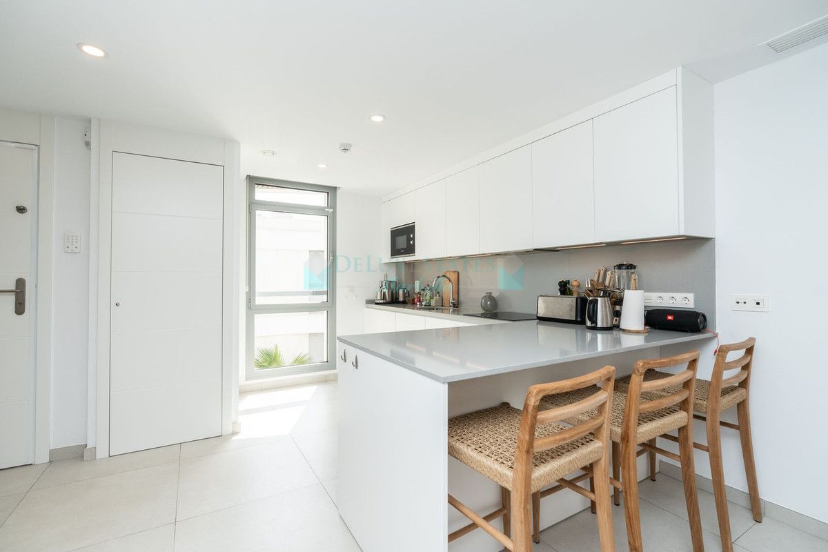 Penthouse for sale in Elviria, Marbella East