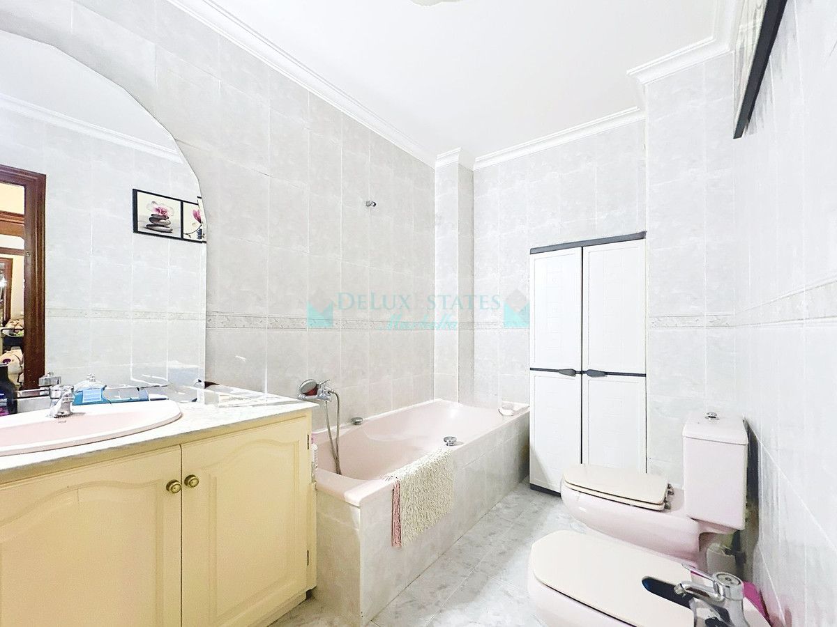 Apartamento en venta en Estepona