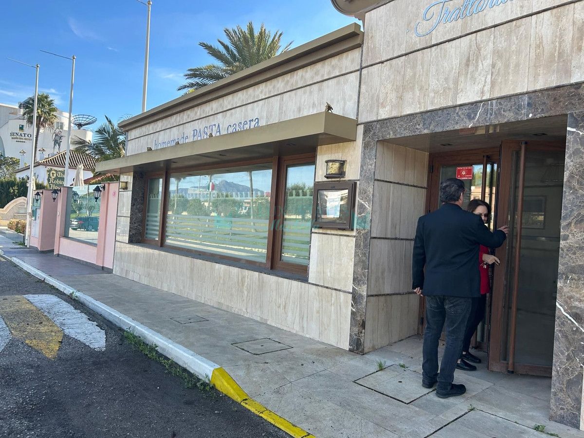 Restaurant for sale in El Paraiso, Estepona