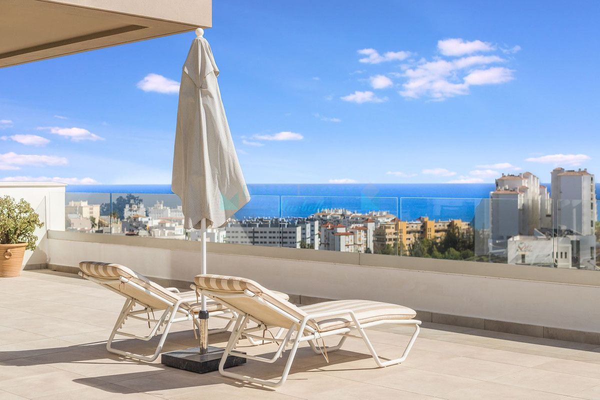 Penthouse for sale in Estepona