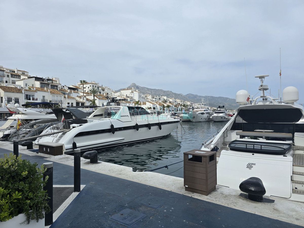 Mooring for sale in Marbella - Puerto Banus