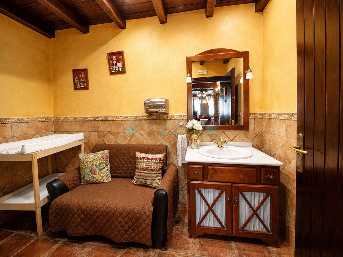 Restaurant for rent in Estepona