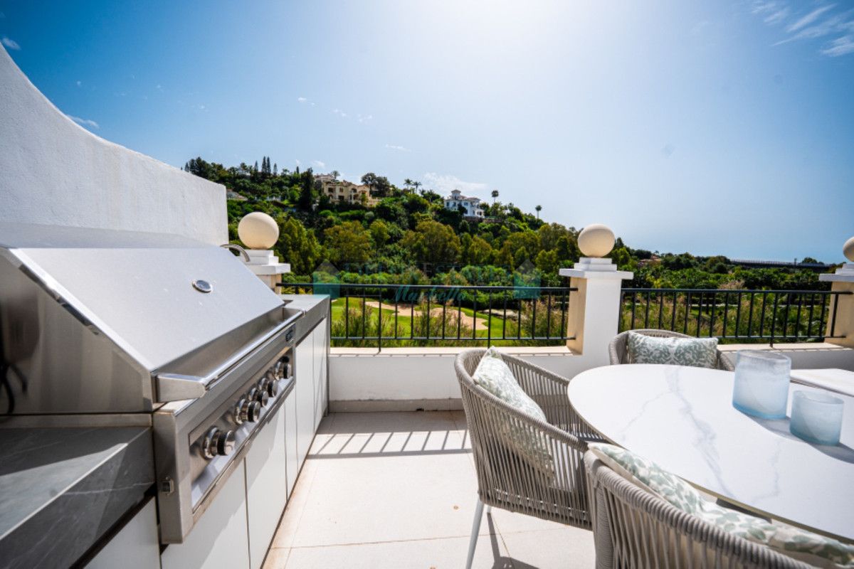 Apartment for sale in Benahavis