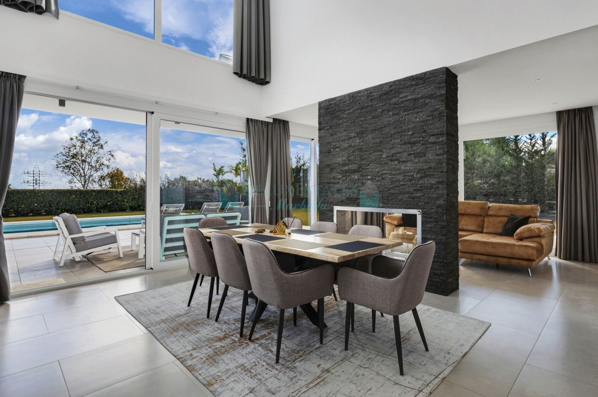 Villa for sale in La Quinta, Benahavis