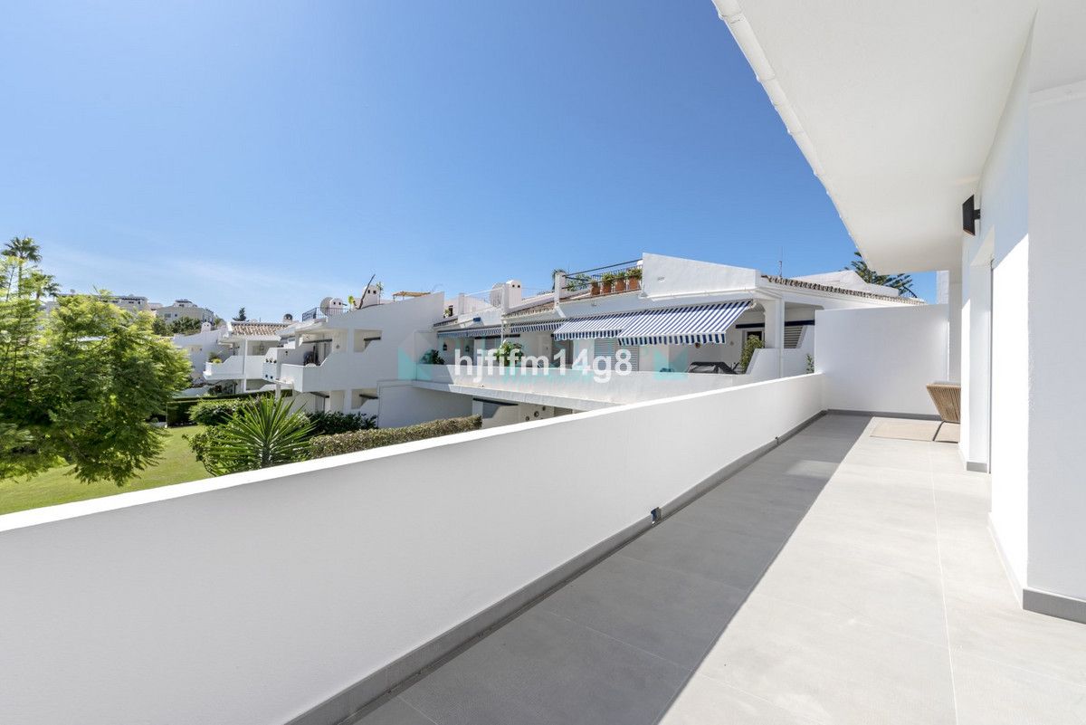 Penthouse for sale in Nueva Andalucia