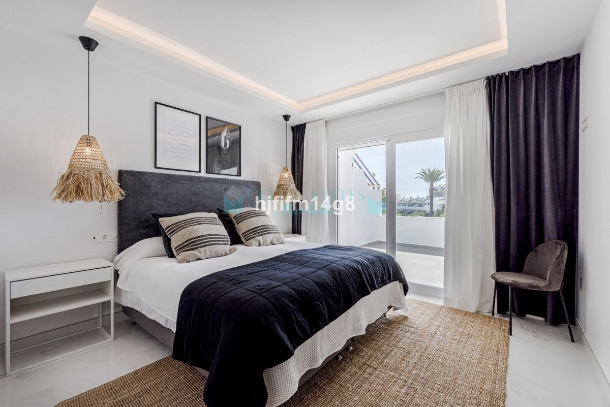 Penthouse for sale in Nueva Andalucia