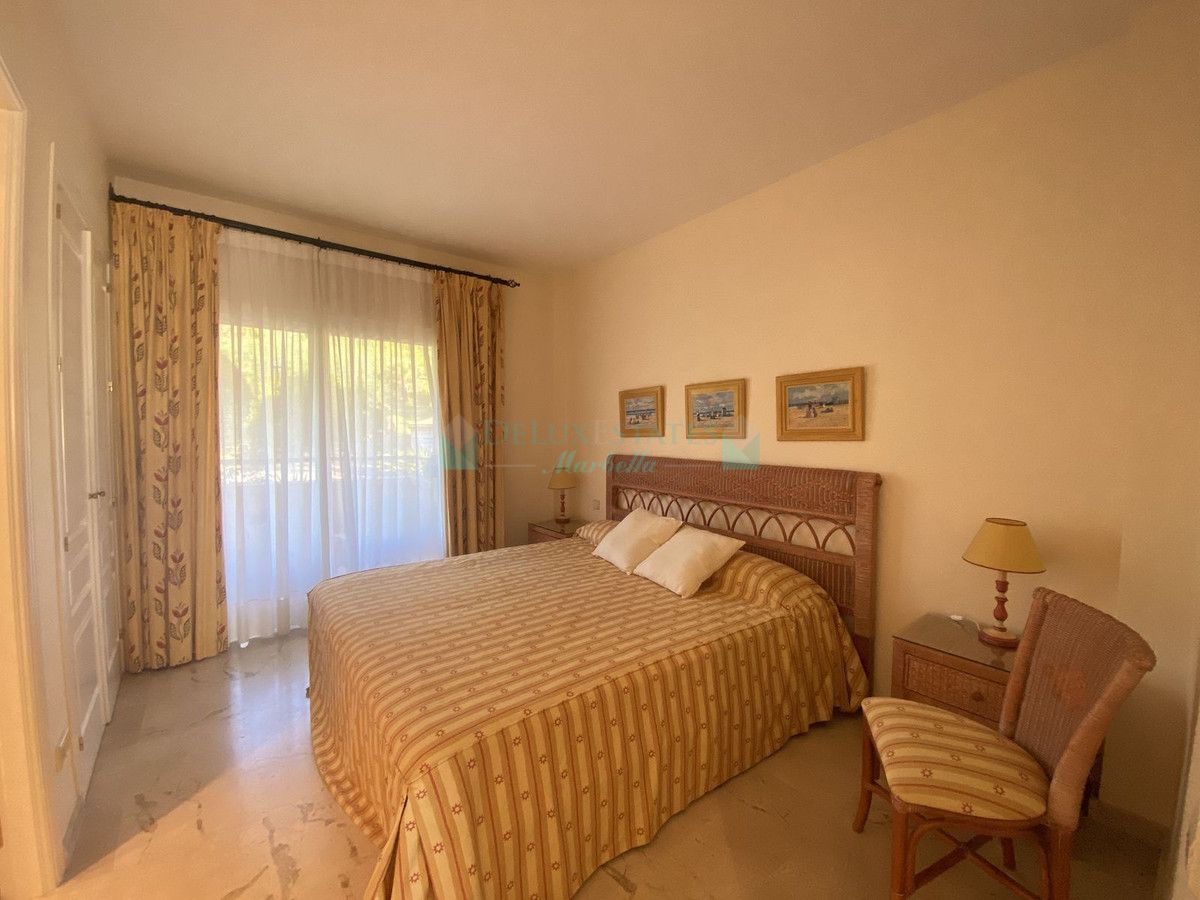 Apartamento Planta Baja en venta en Elviria, Marbella Este