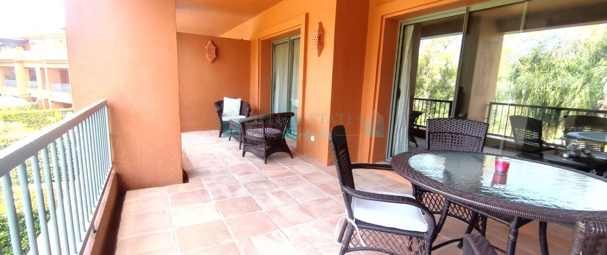 Apartment for sale in Atalaya, Estepona