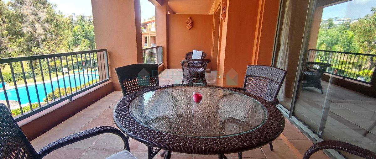 Apartment for sale in Atalaya, Estepona