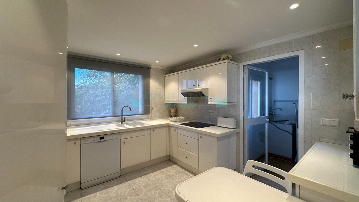 Ático en alquiler en Estepona