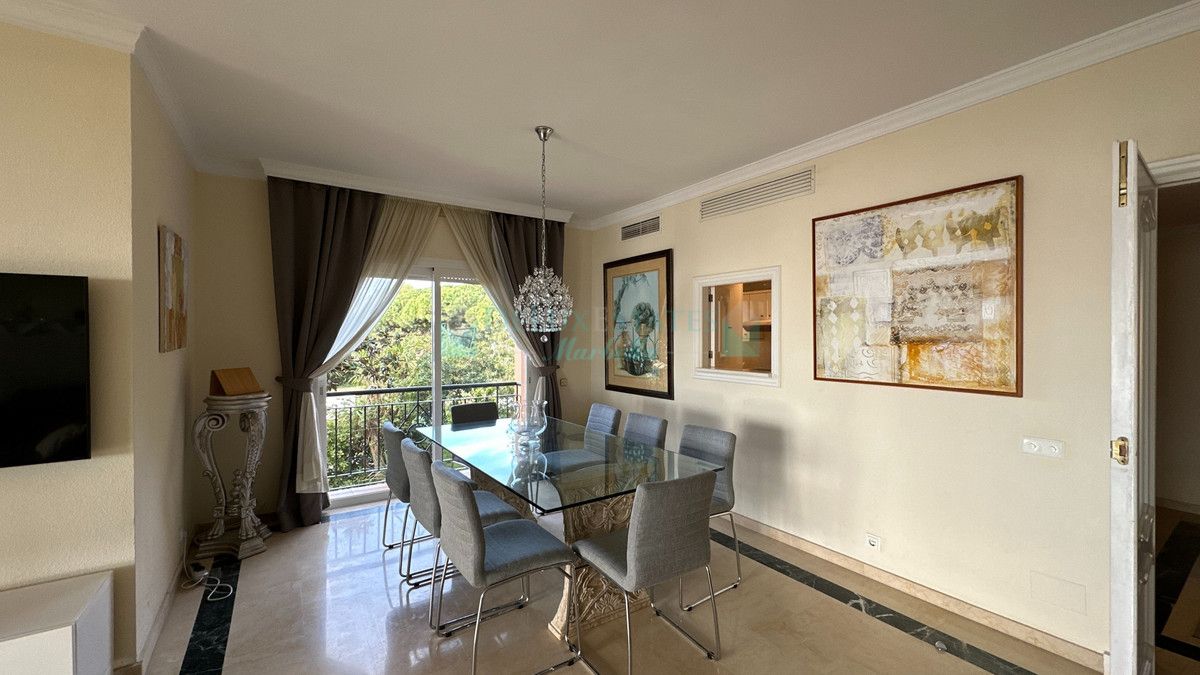 Ático en alquiler en Estepona