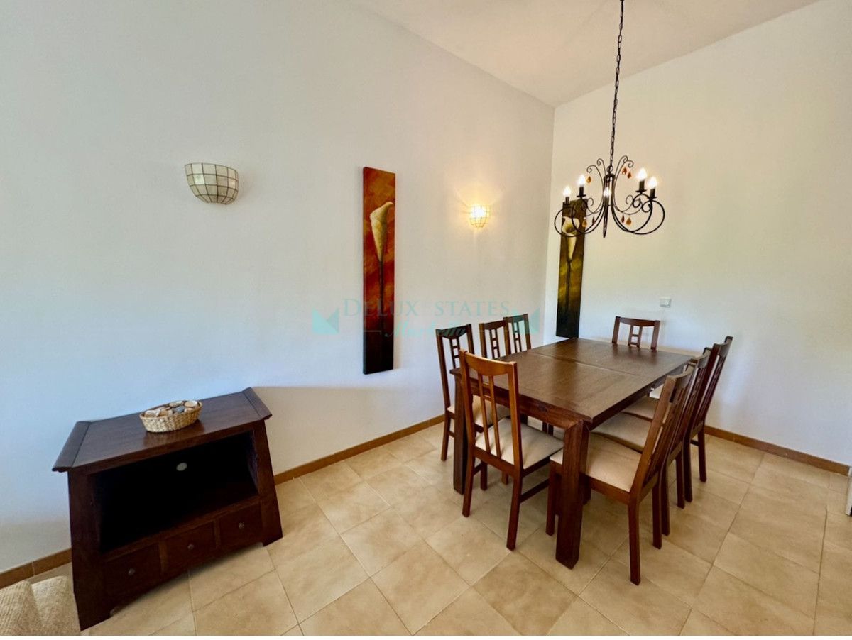 Ground Floor Apartment for sale in Atalaya, Estepona