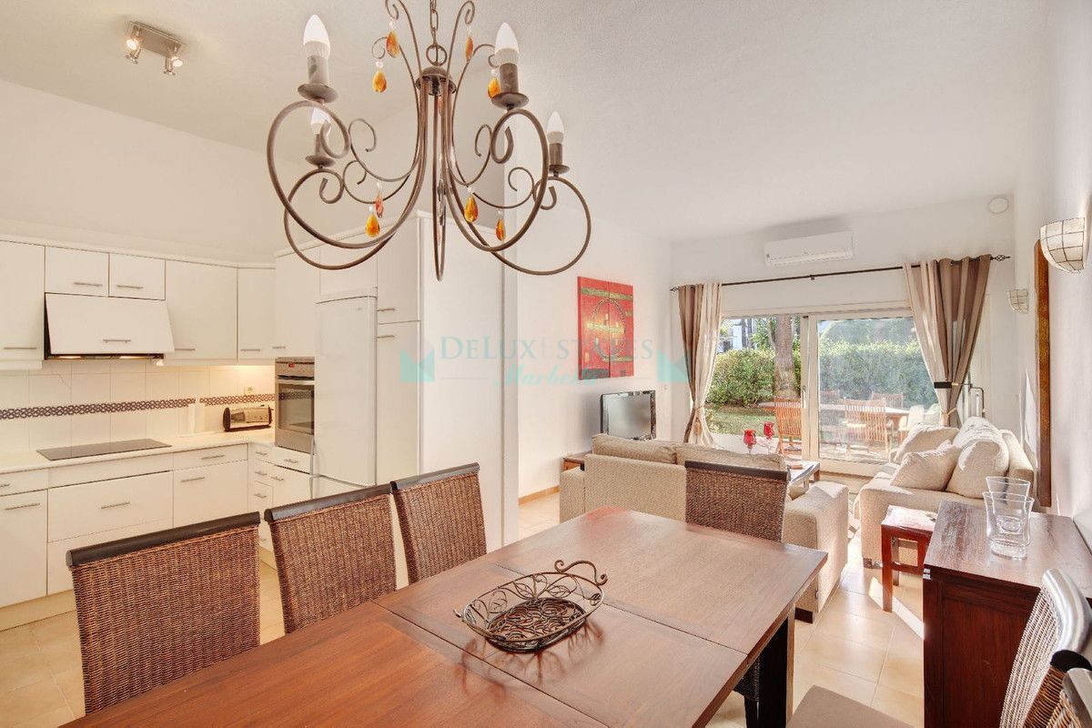 Ground Floor Apartment for sale in Atalaya, Estepona