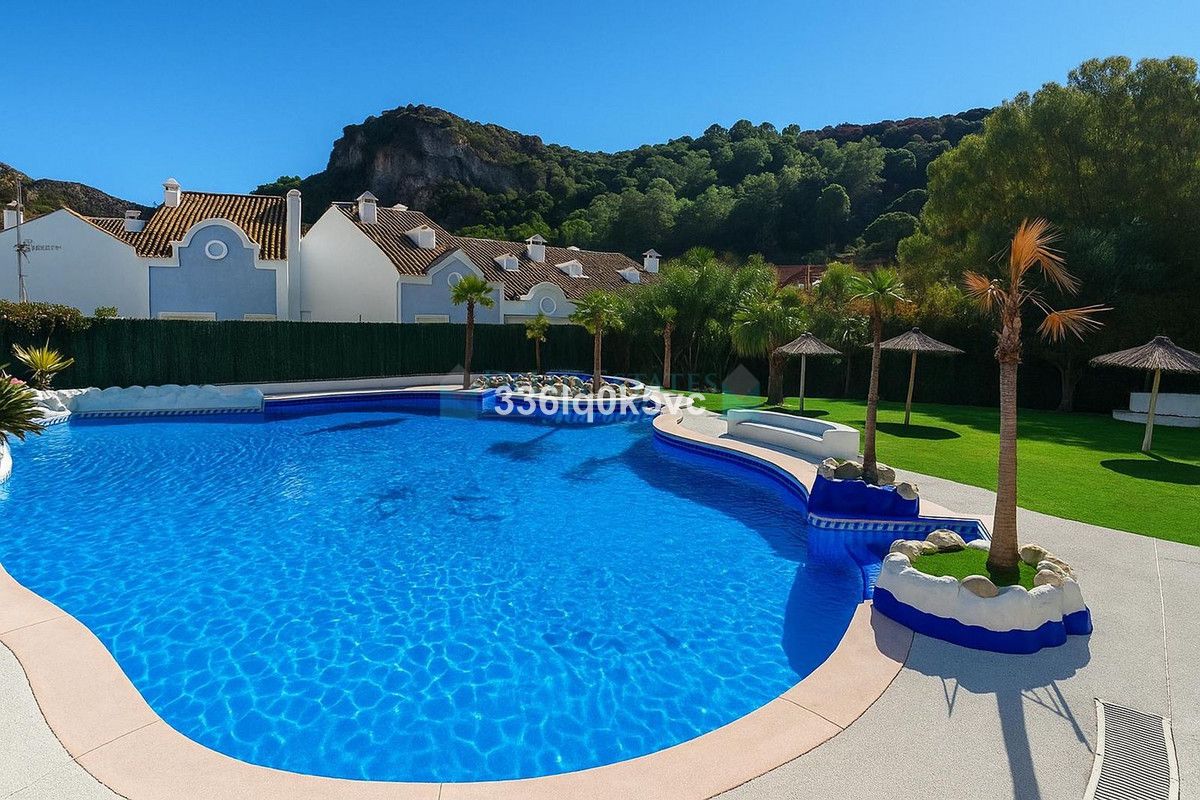 Penthouse for sale in Benahavis