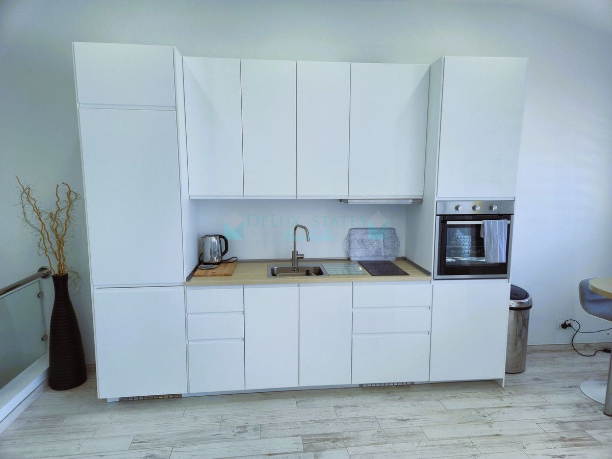 Penthouse for sale in Cabopino, Marbella East