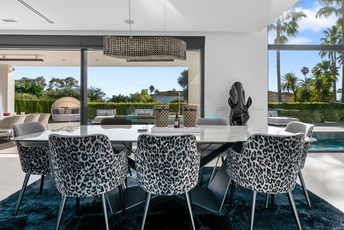 Villa for sale in Los Monteros, Marbella East