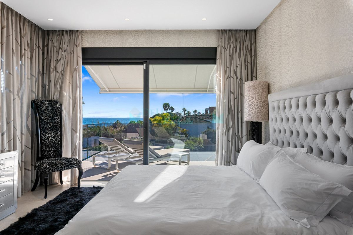 Villa for sale in Los Monteros, Marbella East